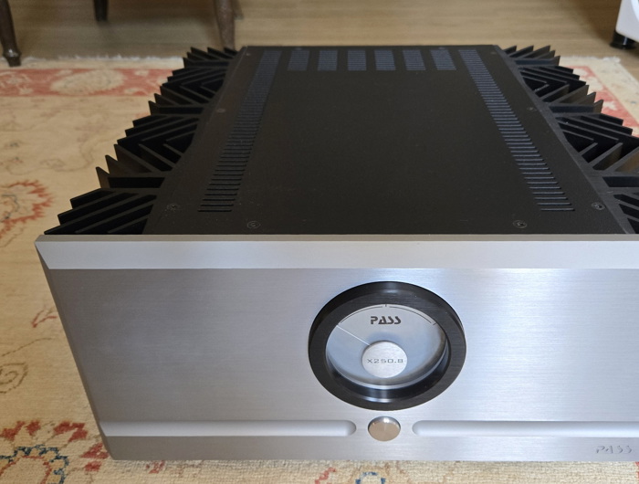 Pass Labs / X250.8